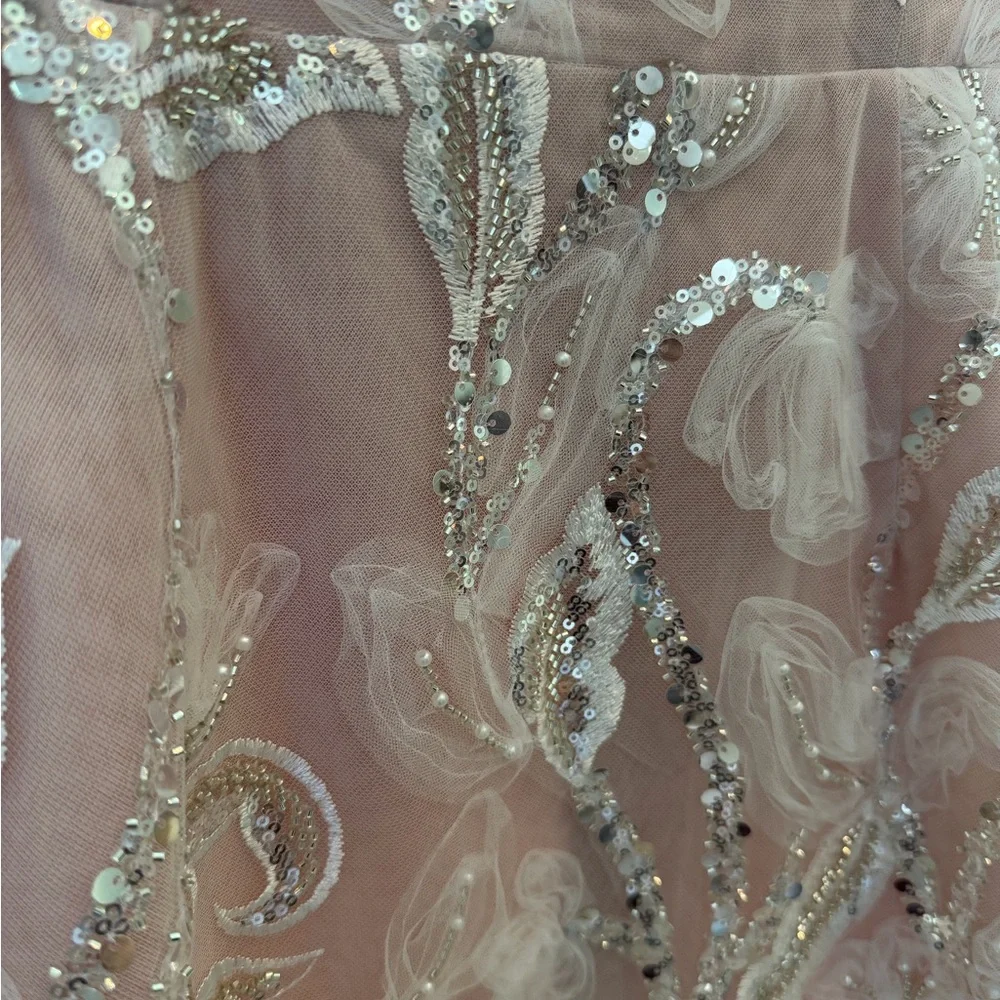 Elegant Sequin Embellished Mini Dress - Picture 4 of 5